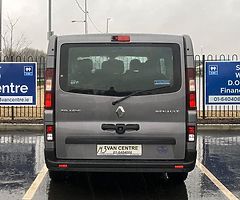 2017 9 seat Renault traffic - Image 7/9