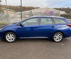 2016 TOYOTA AURIS BUSINESS EDITION HYBRID