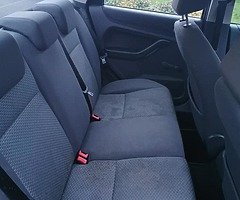 Ford focus 1.4 petrol 2005 - Image 7/9