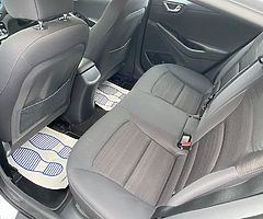 2018 68 HYUNDAI IONIQ SE VAT QUAL - Image 7/10