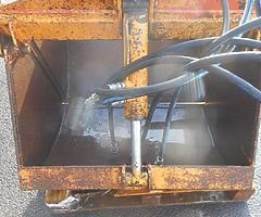 FOR SALE: Clam Shell Rotator Bucket - Image 5/6