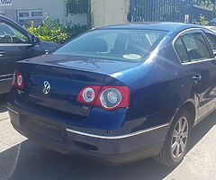 2008 VOLKSWAGEN PASSAT 1.9 TDI DIESEL 5 SPEED FOR BREAKING - Image 3/4
