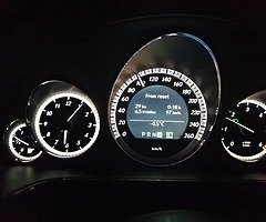 Mercedes e200 - Image 8/9