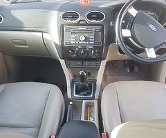 Ford focus 1.6 petrol 5dr salon 06 - Image 3/10