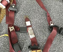 Toyota G6 RED seat belts