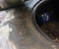 Tractor fronts tyres - Image 5/6