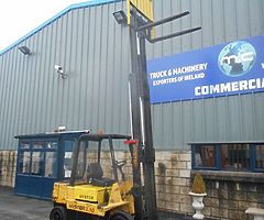 FOR SALE: Hyster Fork Lift