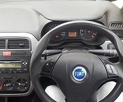 Fiat Punto Grande - Image 4/8