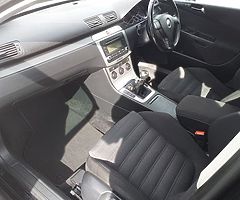 VW Passat 1.6.L.Petrol.167.000km
NCT 10/19. Tax 10/19. Manual gearbox. - Image 6/10