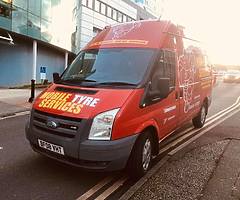 Mobile tyre van
