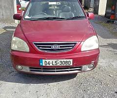 Kia carens