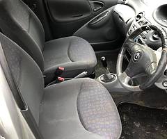 Toyota Yaris 1.0 vvti - Image 6/8