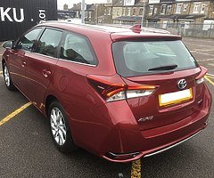 2017 TOYOTA AURIS HYBRID BUSINESS EDITION