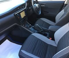 2017 TOYOTA AURIS HYBRID BUSINESS EDITION - Image 5/10