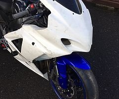GSXR race fairing and screen - Image 1/3