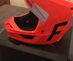 Motocross helmet - Image 3/8