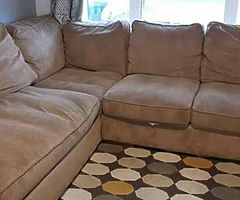 L corner sofa free need gone today - Image 3/4