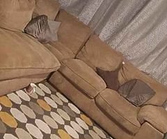 L corner sofa free need gone today - Image 4/4