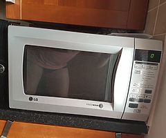 Microwave, computer desk, glass coffee table, - Image 3/3