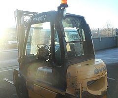 FOR SALE: Atlas Fork Lift - Image 6/8