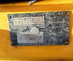 FOR SALE: Caterpillar Fork Lift