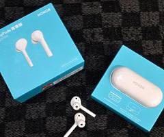 April Spring Combo Deal -- Huawei P20 Lite 64GB & Honor Flypods White