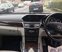 Mercedes E220 - Image 5/9