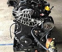 2007 Traffic 2.0 M9R engine box etc - Image 9/10