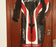 Helmets and motorbike leathers - Image 7/10