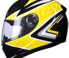 Mad march Saturday helmet deal until end of march £29.99 - Image 3/4