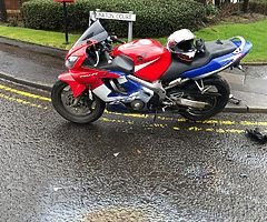 2002 Honda CBR - Image 5/5