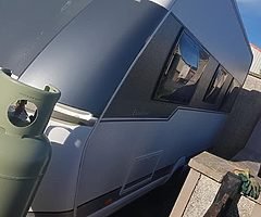 2014 HOBBY EXCELLLENT TOURING CARAVAN - Image 7/8