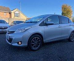 2013 Toyota Yaris Finance this car from €35 P/W - Image 3/10