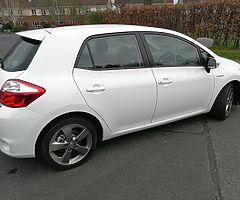Toyota Auris Hybrid/Self Charging/Low miles/FSH - Image 4/10
