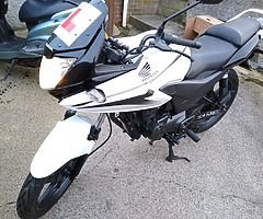 honda 125 m-d September 2013 very low milage 3500 mot to 29 may very clean great going bike - Image 5/5