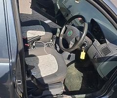 04 Skoda Fabia 1.2 - Image 4/5