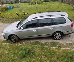 2010 VW Passat Estate ONLY €200tax + 2 year NCT - Image 9/9
