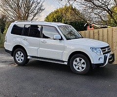 07 7 seater shogun, manual