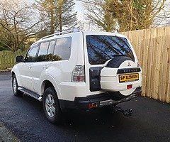 07 7 seater shogun, manual