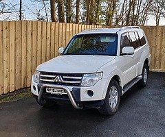 07 7 seater shogun, manual