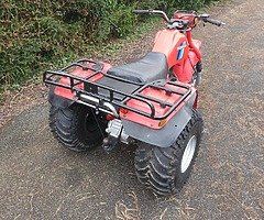 Honda atc 200es trike 1985 big red. Very good condition. Starting and running fine. Only thing that 