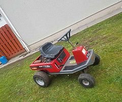 Ride on tractor good going needs gone tommorow £250 Ono
