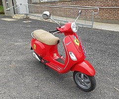 2017 vespa 125 piaggio in good condition on 500 odd miles £1750 - Image 6/6