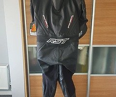 Bran new just came in the post today dont like the fit of it UK48 EU58