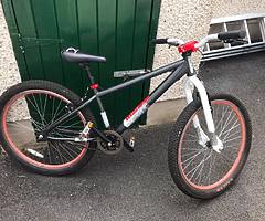 X rated dirt jumper in brilliant condition a few age related marks but nothing major. - Image 4/6