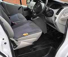 2008 Vivaro 2.0 Psv Oct 3 Seats Good driver Engine & Box no crunches bodywork not bad for year 4