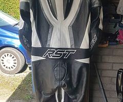 Good condition size 48