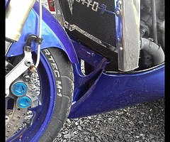 R1 in mint condition its been serviced oil/ oil filter air filter new plugs new back tyre chain spro - Image 4/9
