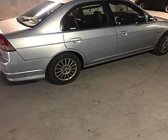Breaking a 04 civic 1.3 hybrid 190 thousand on the clock. Full leather interior with heated seats , 