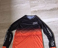 Gear is all good both jerseys size youth xl bottoms waist 28 goggles in mint condition the eks goggl